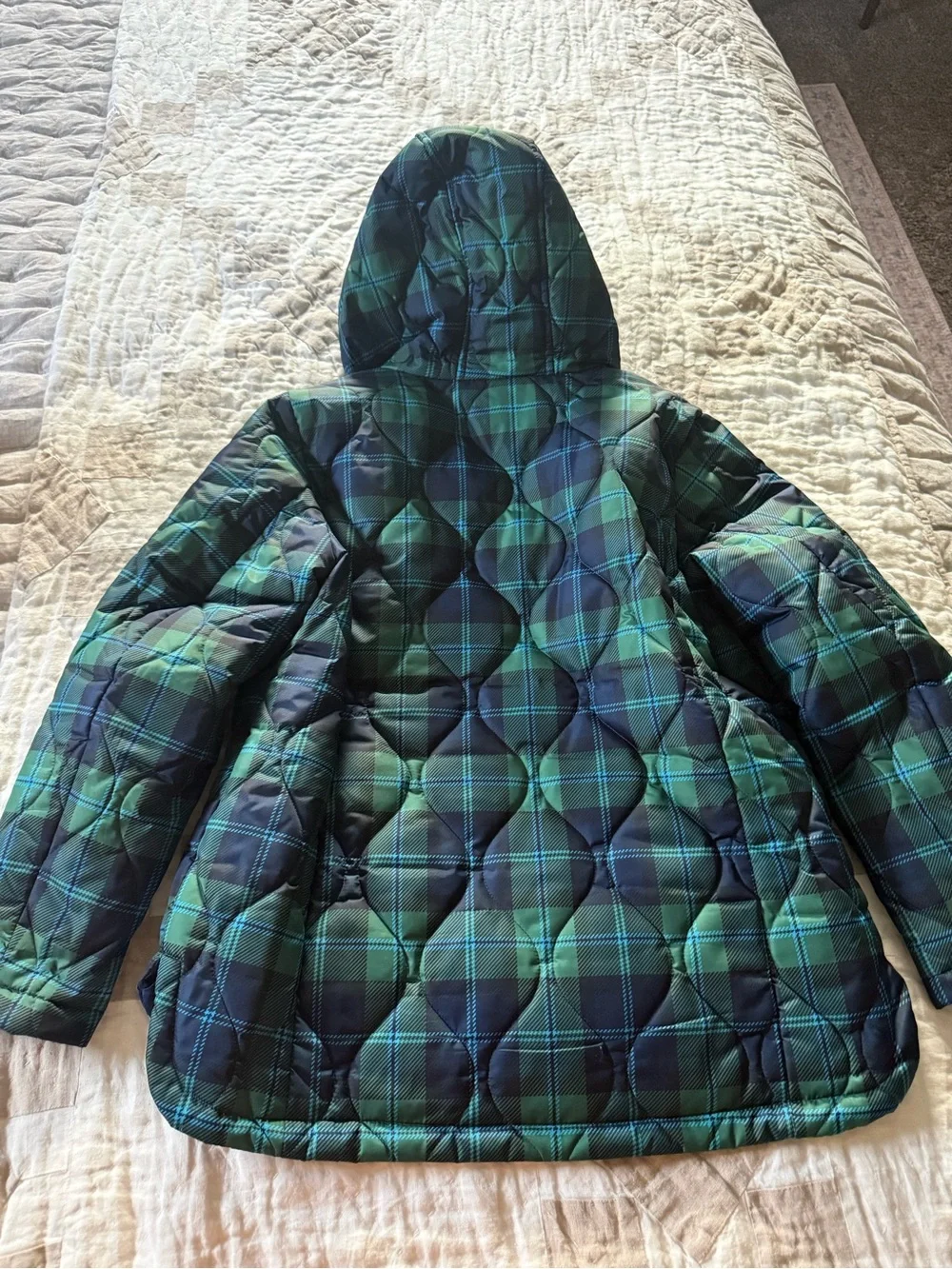 Lands' End Women’s ' Green and Navy Plaid Quilted Hooded  Jacket. Med. Petite